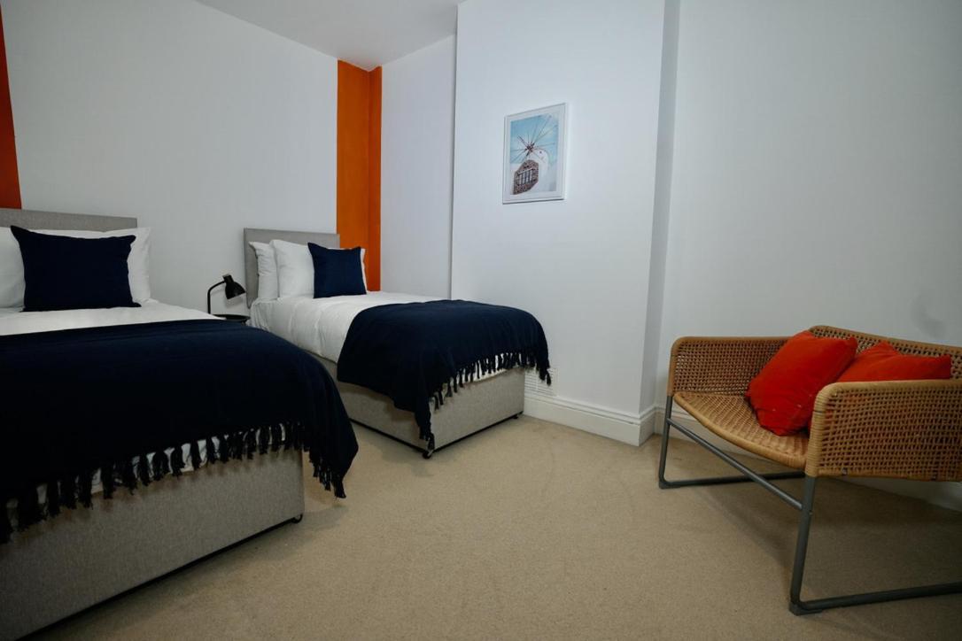 Spacious Two-Bedrooms House, Private Parking, Contractors, Relocators Oxford Buitenkant foto