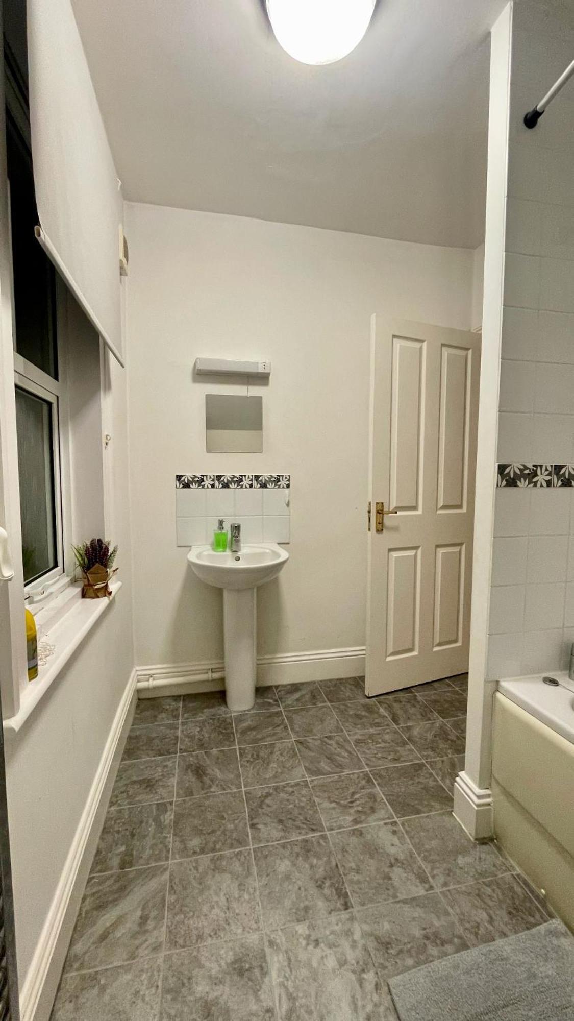 Spacious Two-Bedrooms House, Private Parking, Contractors, Relocators Oxford Buitenkant foto