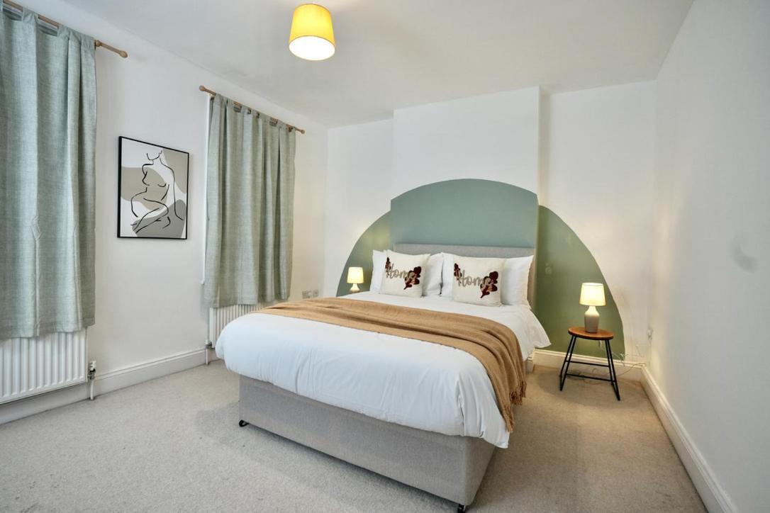 Spacious Two-Bedrooms House, Private Parking, Contractors, Relocators Oxford Buitenkant foto