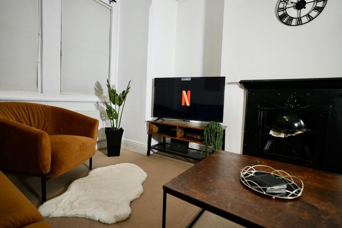 Spacious Two-Bedrooms House, Private Parking, Contractors, Relocators Oxford Buitenkant foto
